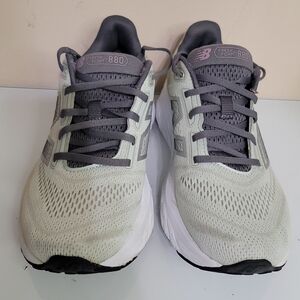 New Balance Fresh Foam 880 Running Shoes - Light Gray & Charcoal